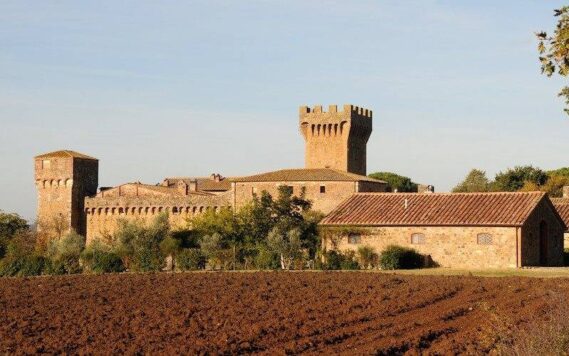 Guided tour of the Castle Mill Mulino Val d'Orcia - PASSIONE TOSCANA